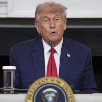 Trump critica a España en la OTAN; dice que el país europeo no quiere gastar en defensa