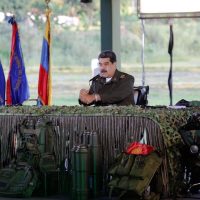 Maduro alista su cúpula militar ante posibles agresiones de Colombia