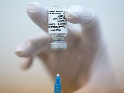 Robo y polémica: desaparecieron 30 vacunas rusas en un hospital de Chubut