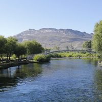 Vecinos de Junín de Los Andes se preparan para celebrar la Fiesta Provincial del Río Chimehuín