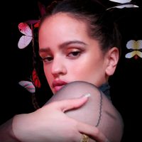 Rosalía se pone al hombro las injusticias y envía tremendo mensaje a la sociedad: "¡No callemos!"