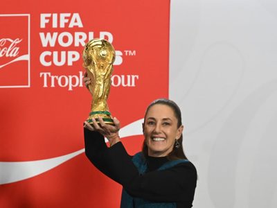 Sheinbaum recibe la Copa FIFA a 100 días del Mundial 2026