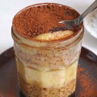 Postrecito con sabor a Tiramisú versión individual: para prepararlo rápido en casa y no gastar en el kiosco