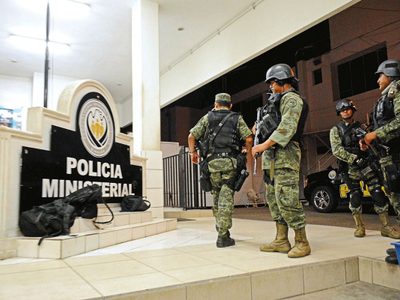 Militares en el papel de policías: diez años de fracasos