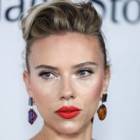 Scarlett Johansson podría protagonizar el remake de un famoso musical de los 80's