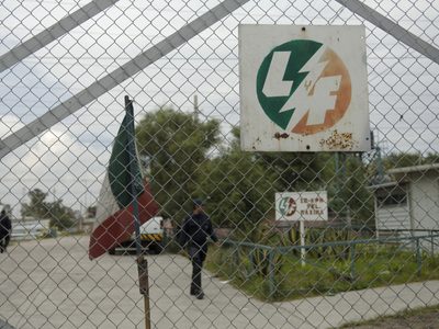Buscan revivir el caso de Luz y Fuerza del Centro: piden a la Corte revisar decreto de Calderón