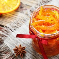 No tirés las cáscaras de naranja: convertilas en un dulce snack con esta receta fácil