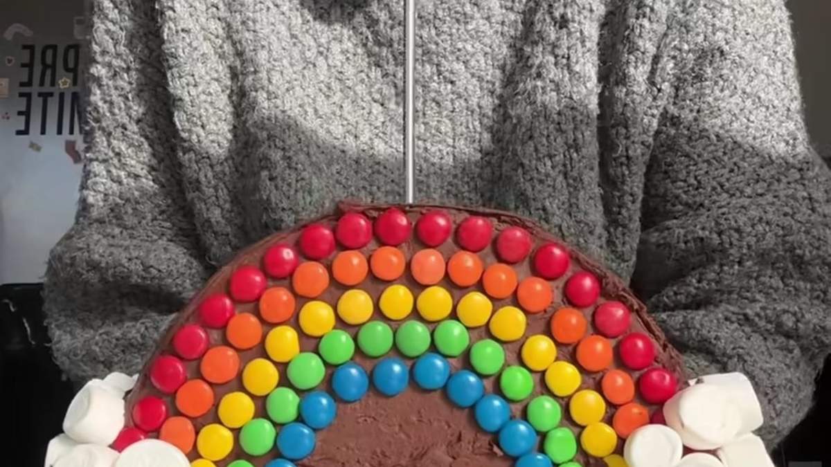 Torta arcoiris. Fuente: (Instagram)