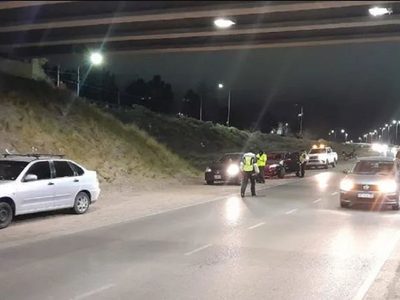 En un operativo de tránsito en Neuquén, la municipalidad controló más de 200 autos