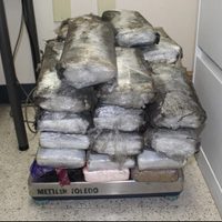 Dos tractocamiones con una tonelada de cocaína fueron asegurados en la CDMX
