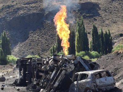 Continúa el bloqueo en la ruta 237 por el vuelco de un camión cisterna y persiste el riesgo de explosión en la zona