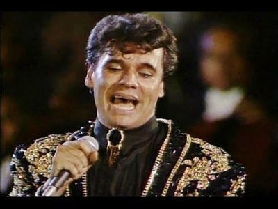 Juan Gabriel y aquel apoteósico y polémico concierto en Bellas Artes