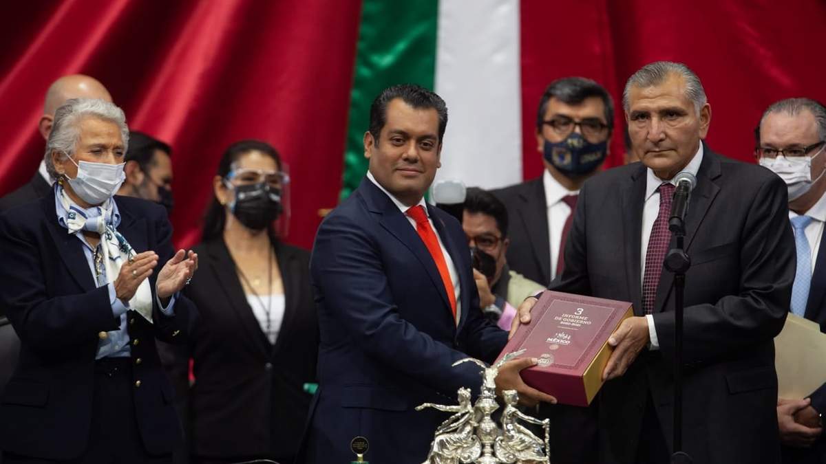 Adán Augusto López entrega el Tercer Informe de Gobierno