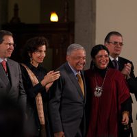 Covid-19 'enferma” al peso; el dólar supera la barrera de los 20