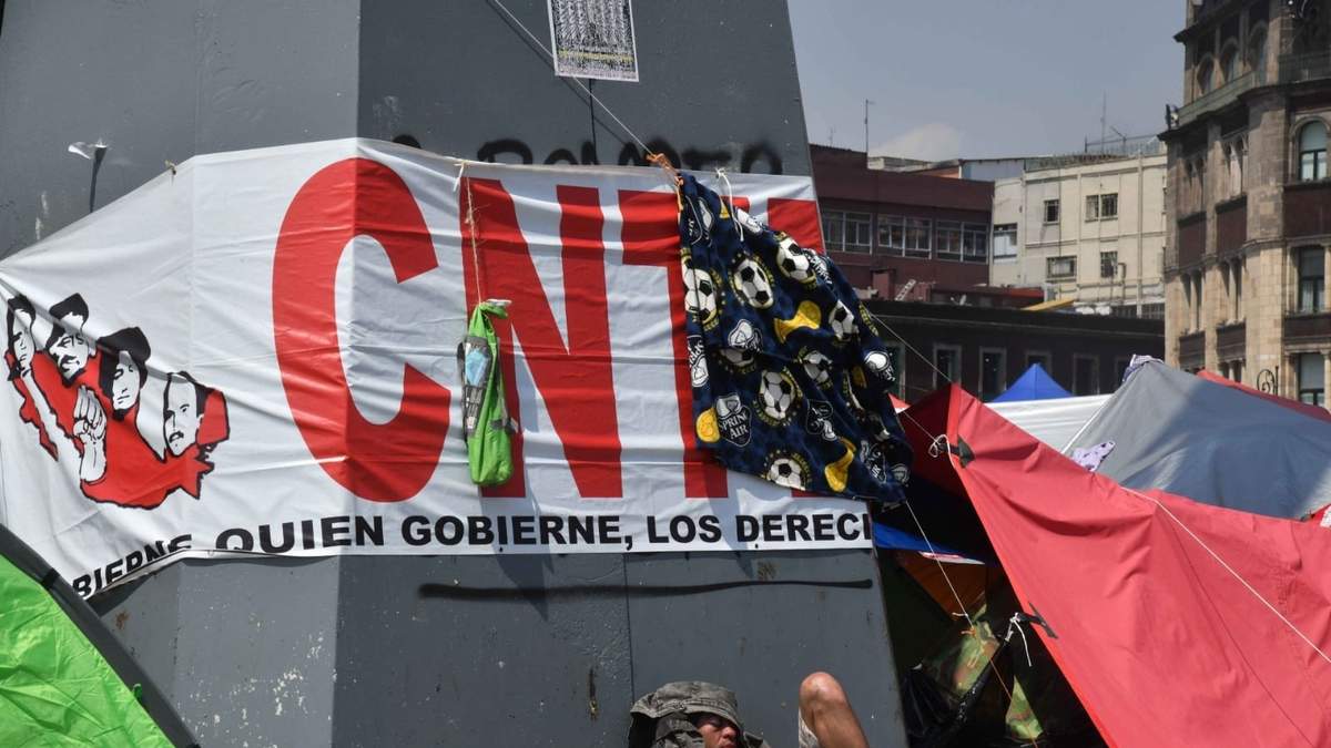 Plantón de la CNTE en el Zócalo