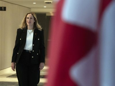 Canadá está dispuesto a comprar más productos de EU para poner fin a amenaza arancelaria de Trump