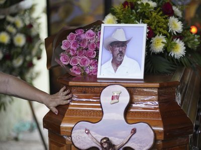 Hipólito Mora, incómodo para el crimen organizado y para el gobierno