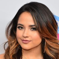 Becky G revela lo que todo el mundo quería saber. ¡Comparte secreto con Karol G!