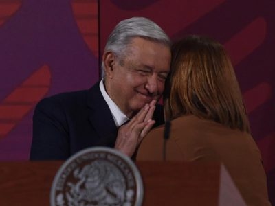 “Tatiana Clouthier no puede salir por la puerta de atrás”: AMLO al anunciar la renuncia (Video)