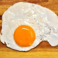 Si evitás comer la yema de huevo porque engorda, conocé este dato clave que te ayudará a estar saludable