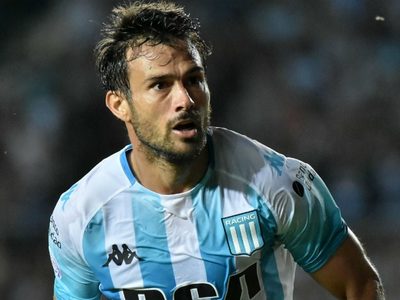 ¿Cvitanich sigue en Racing?