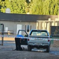 Encontraron a un hombre muerto con un golpe en la cabeza en el acceso a un hospedaje de Añelo