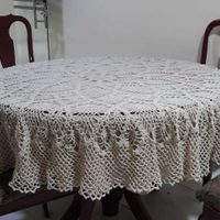 Dale a tu salón un toque vintage con el mantel de crochet que tejió tu abuela