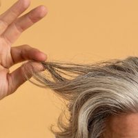 Decile adiós a las canas con estos trucos rápidos y con ingredientes muy comunes en tu cocina