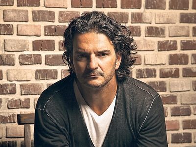 Ricardo Arjona vivió una emocionante historia detrás de su nuevo tema "Ella Baila Sola"
