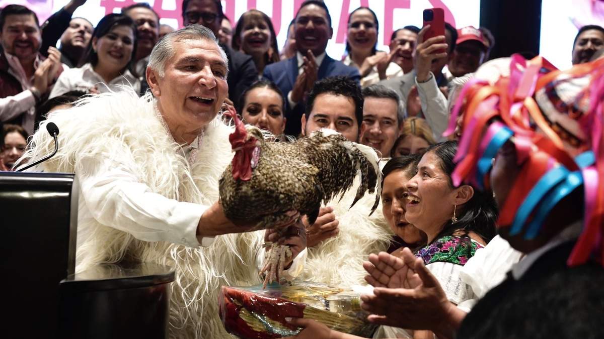 Adán Augusto López se reunió con simpatizantes previo al registro de su candidatura