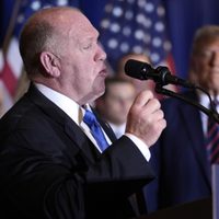 Nuevo zar de Trump amaga con deportar familias enteras