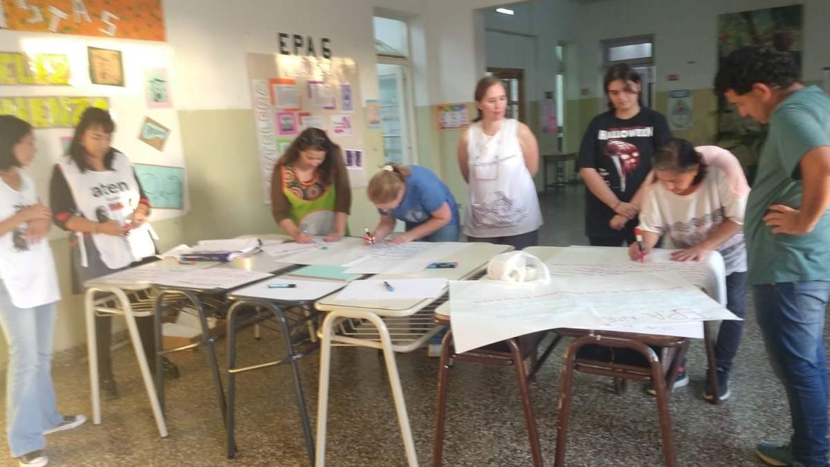 Comunidad educativa de la EPA 6. Fuente: (EPA 6)