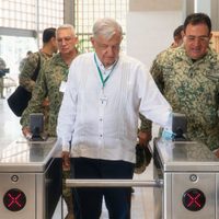 AMLO presume cascada de inauguraciones