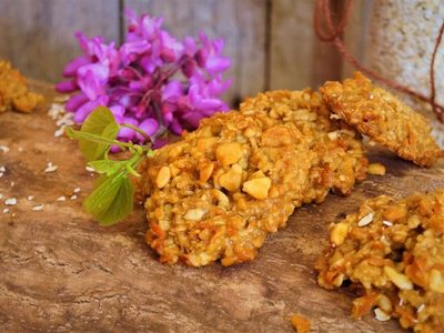 Con una zanahoria y un huevo, en 15 minutos te hacés estas galletas de avena que son puro amor
