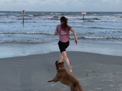 Astronauta de Artemis II se reencuentra con su perrita tras volver a la Tierra (Video)