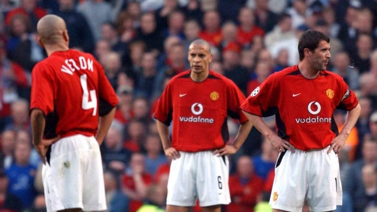 Verón y Ferdinand en Manchester. Fuente: (Twitter).