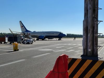 Un avión de las Fuerzas Armadas de Estados Unidos llegó a Neuquén y Lorena Parrilli exigió informes al Ejecutivo provincial