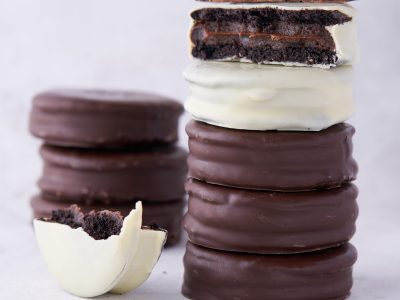 Alfajores de oreo: una bomba dulce que no te podés perder y tan ricos como los comprados