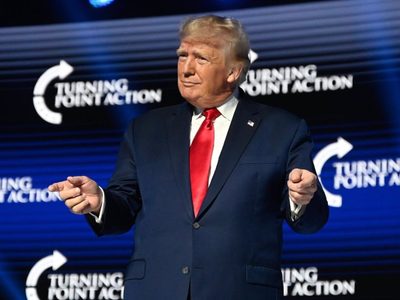 Biden está dirigiendo una “administración tipo Gestapo”: Trump