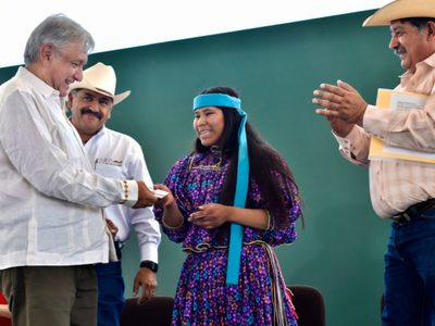 López Obrador anuncia desaparición del Inifed