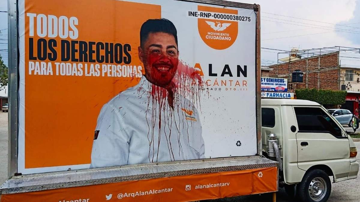 Publicidad vandalizada de  Alan Alcántar