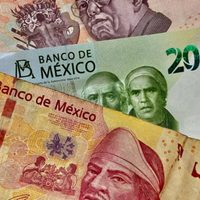 El peso gana terreno; el dólar cierra a 19.08