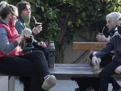 Un intendente culpó a las reuniones sociales de poner en riesgo el sistema sanitario
