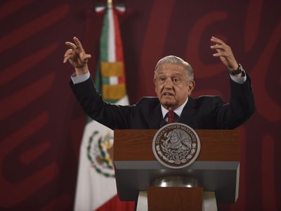 AMLO acusa a la "ultraderecha de España" por el pronunciamiento del Parlamento Europeo