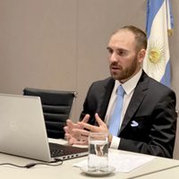 Las negociaciones con los bonistas "continúan en un curso positivo", destacó Guzmán