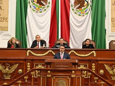 En el Congreso de la CDMX, García Harfuch es comparado con Batman.. y se desatan aplausos y burlas