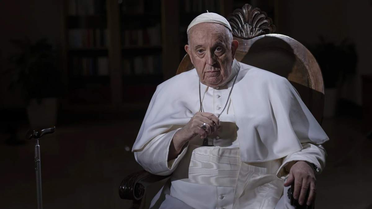 Papa Francisco murió por derrame cerebral y colapso cardiovascular