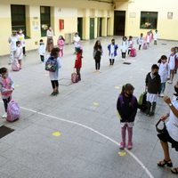 ANSES: hasta cuándo se puede cobrar el bono de Ayuda Escolar para AUH y SUAF