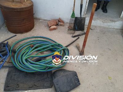 Ni la manguera habían dejado, pero les allanaron la casa y recuperaron todo