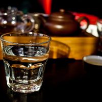 ¿El vodka sirve para desinfectar las manos?